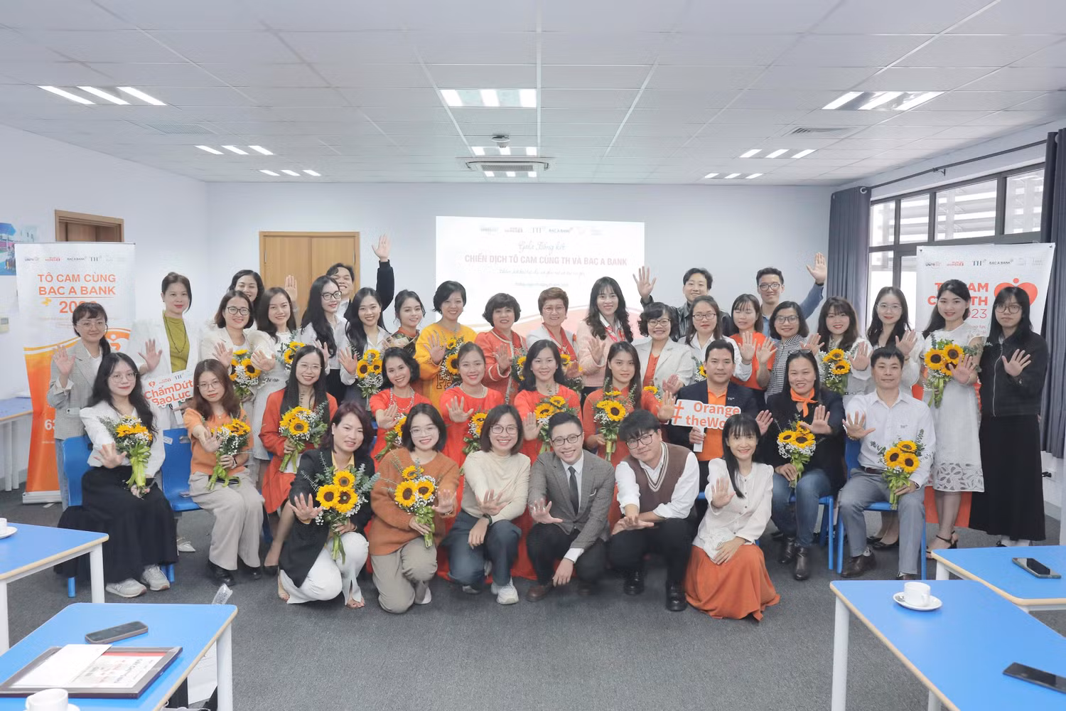 Đại diện các đơn vị tham dự lễ tổng kết chiến dịch Tô cam 2023