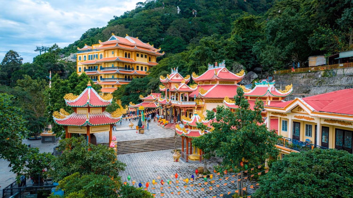 Ngày Xanh Núi Bà hướng tới chỉnh trang và làm sạch cảnh quan khu vực Núi Bà Đen.