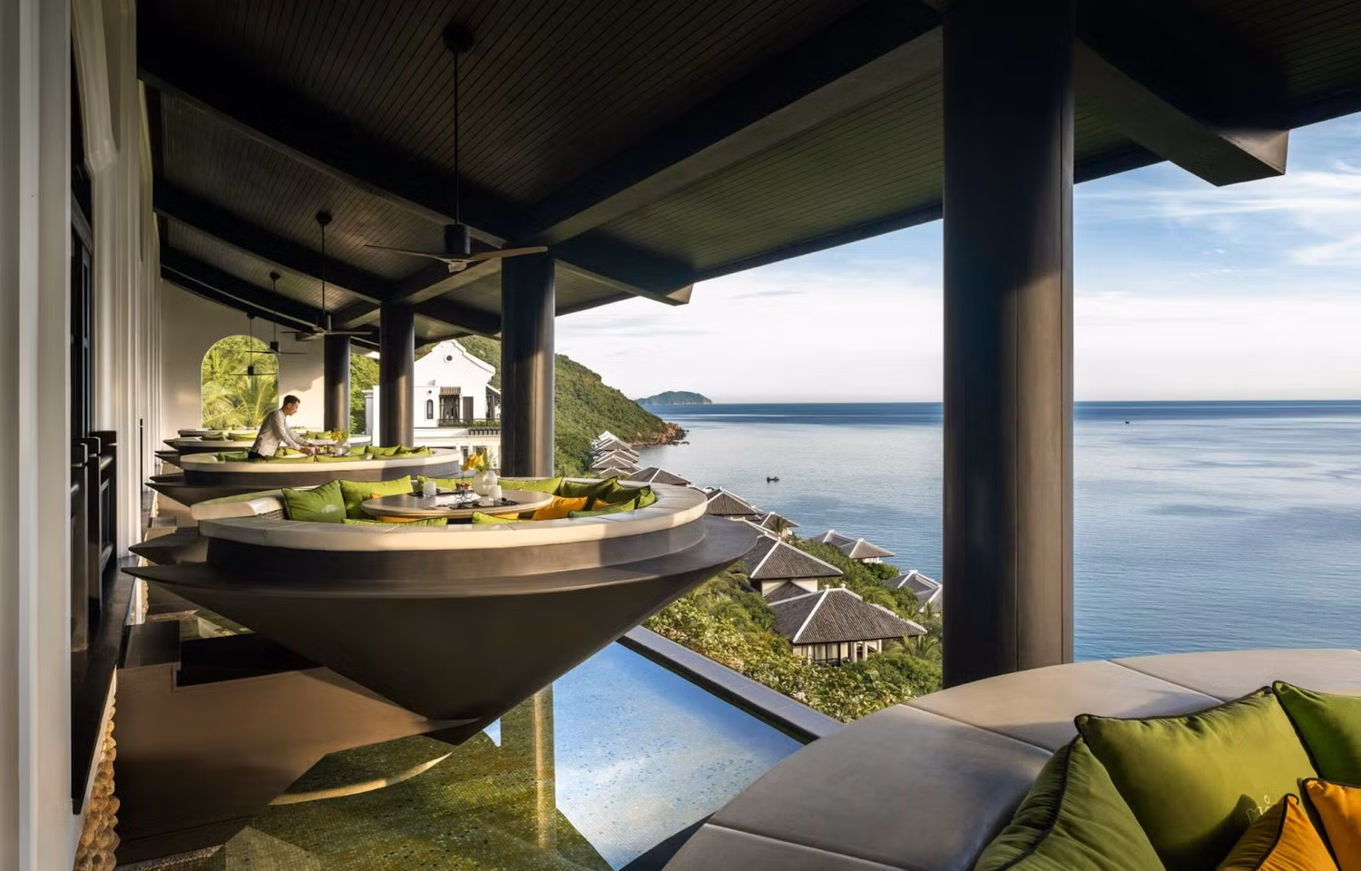 InterContinental Danang Sun Peninsula Resort chuyên tiếp đón các gương mặt nổi tiếng quốc tế như Bill Gates hay cựu Thủ tướng Anh Tony Blair.