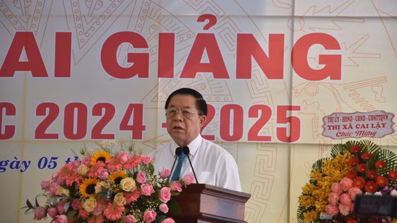 Trưởng Ban Tuyên giáo Trung ương phát biểu tại Lễ khai giảng.