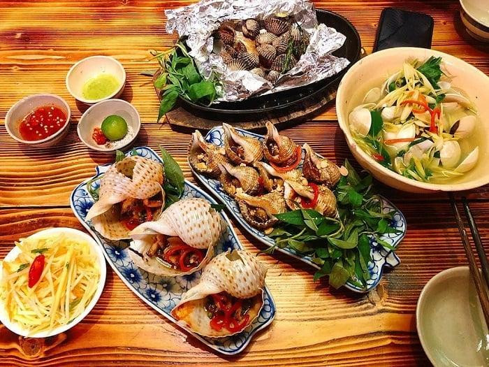 Ẩm thực đêm Hạ Long với hương vị hấp dẫn khó quên.