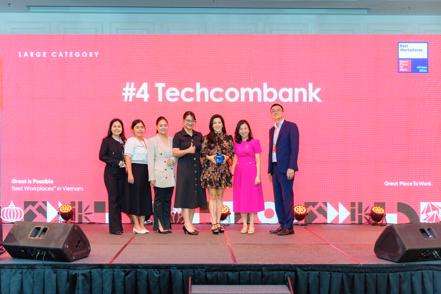Techcombank lọt Top 4 BXH Best Workplaces 2024 - hạng mục Doanh nghiệp lớn.jpg