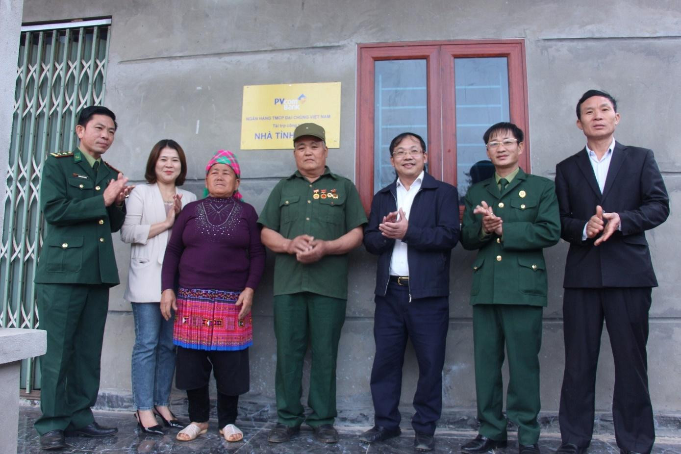 PVcomBank bàn giao nhà tình nghĩa cho gia đình cựu chiến binh tại tỉnh Lào Cai. PVcomBank bàn giao nhà tình nghĩa cho gia đình cựu chiến binh tại tỉnh Lào Cai.