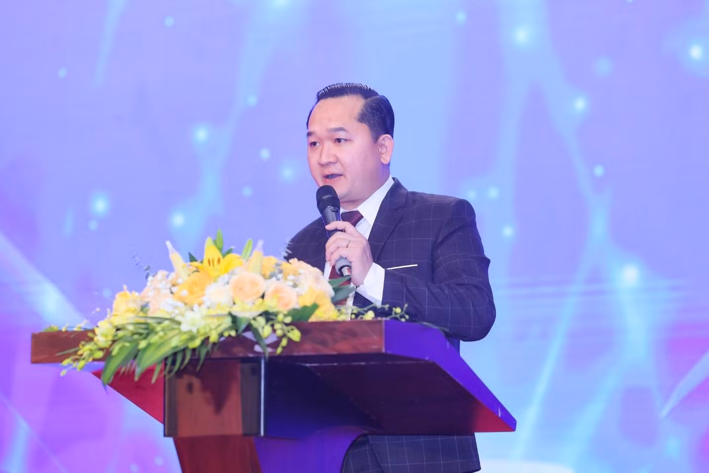 Thầy Nguyễn Văn Thưởng – Chủ tịch Hội đồng quản trị Ocean Edu Thầy Nguyễn Văn Thưởng – Chủ tịch Hội đồng quản trị Ocean Edu