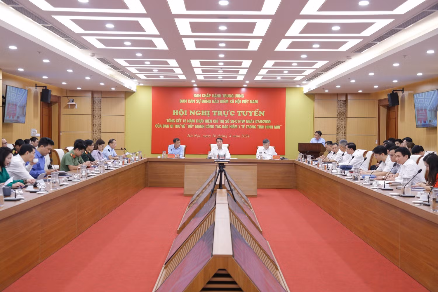 TGĐ Nguyễn Thế Mạnh chỉ đạo tại hội nghị chỉ thị 38(1).JPG