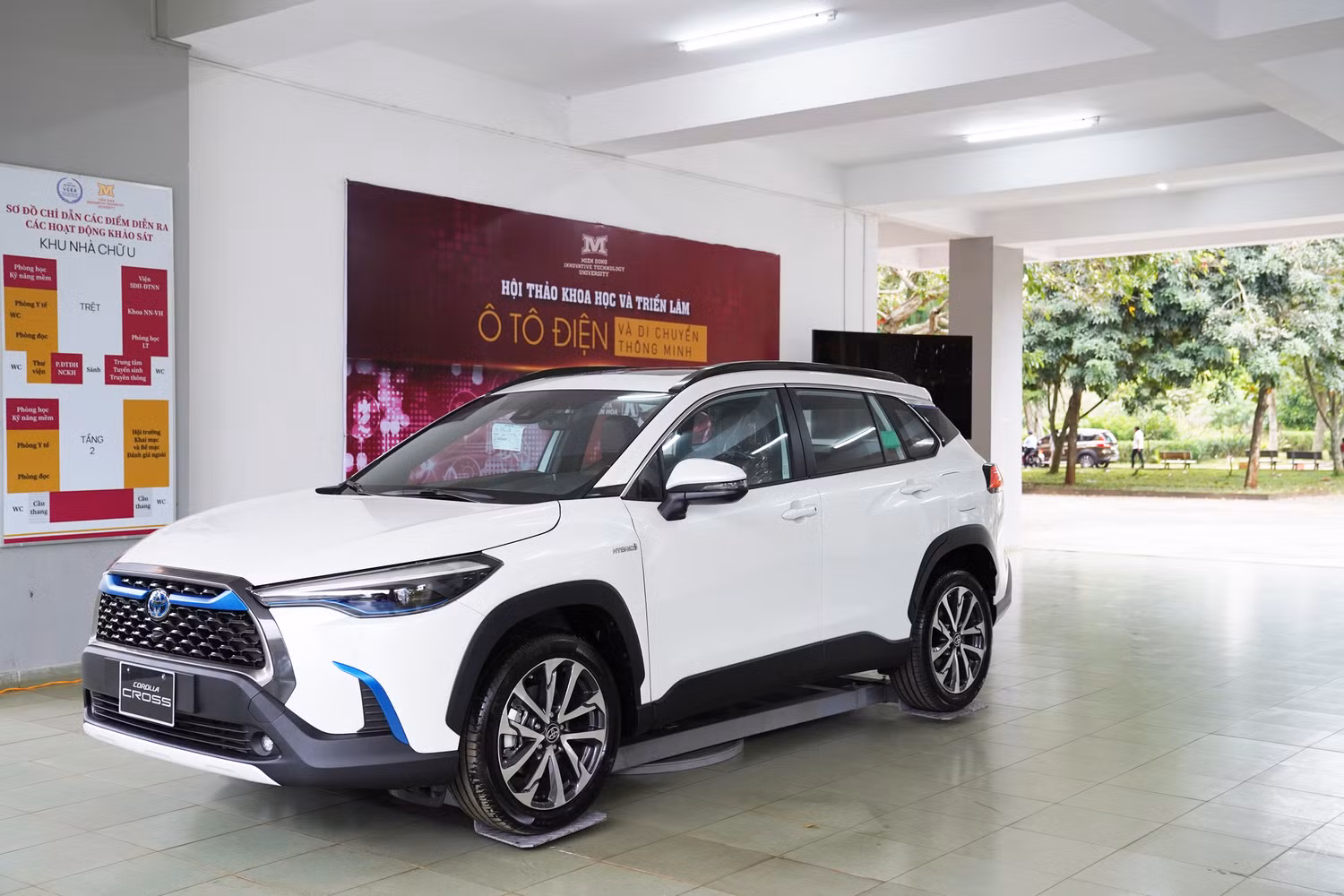 MIT Uni. thường xuyên tổ chức các hội thảo về xe điện, tạo điều kiện cho sinh viên tiếp cận và nghiên cứu khoa học về công nghệ xanh..png