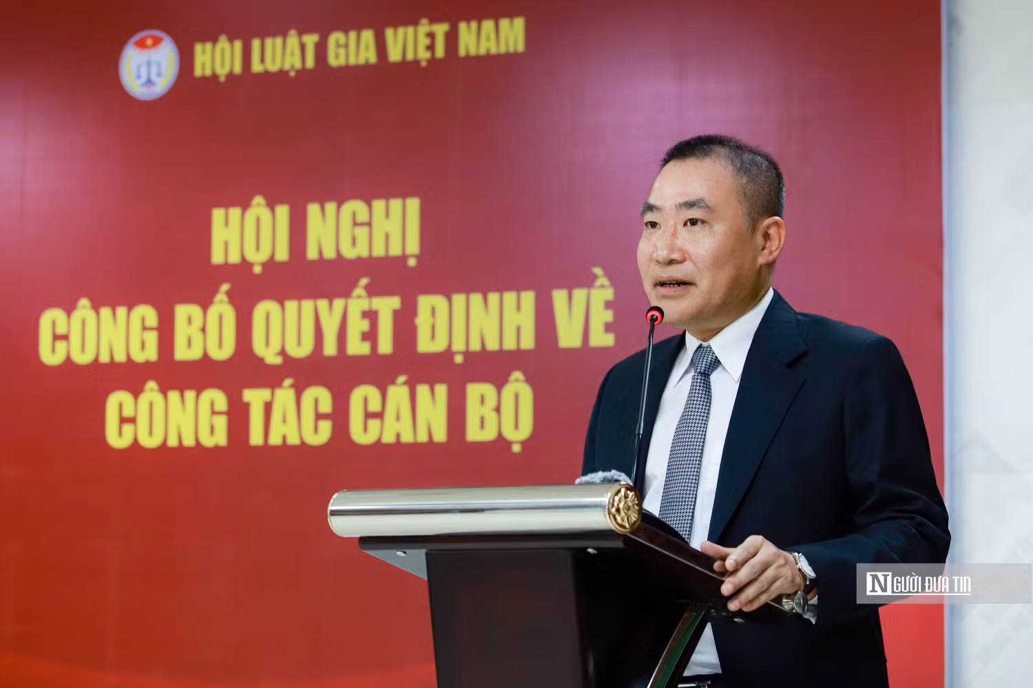 Nhà báo Phạm Quốc Huy - tân Tổng biên tập Tạp chí Đời sống và Pháp luật phát biểu nhận nhiệm vụ mới. (Ảnh: Hữu Thắng).