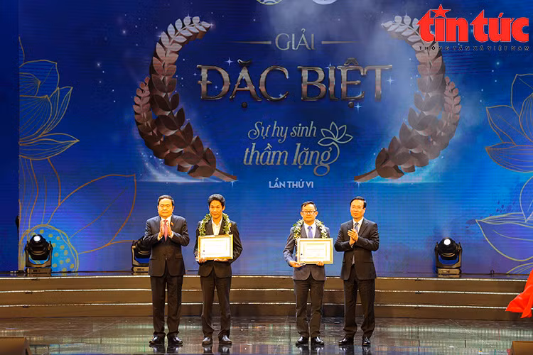 Tôn vinh Thầy thuốc Việt Nam và trao giải cuộc thi viết 'Sự hy sinh thầm lặng' lần VI- Ảnh 2.