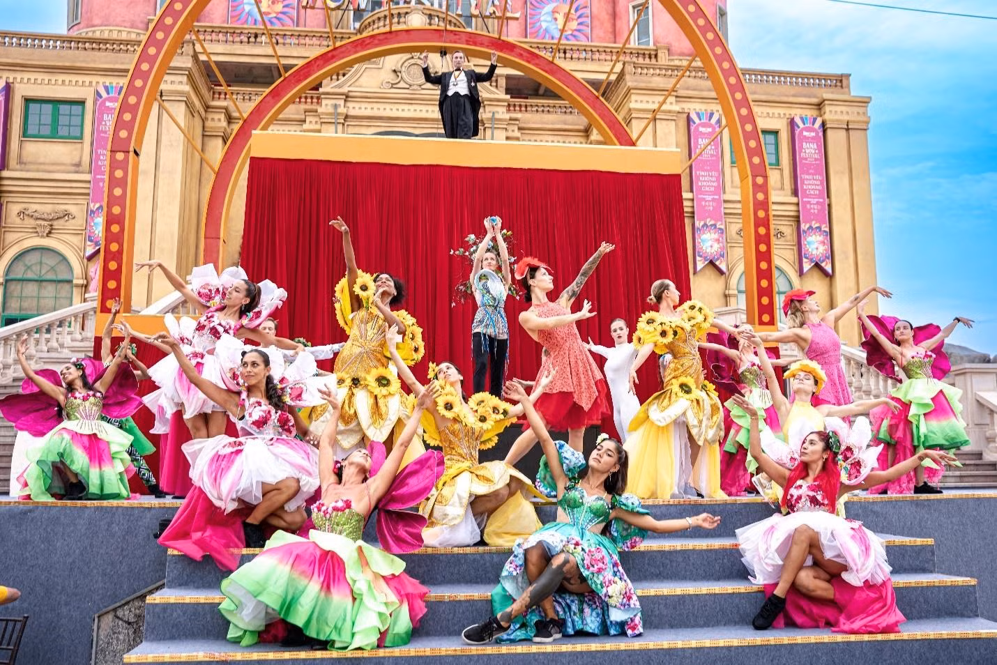 Đà Nẵng mùa lễ hội pháo hoa với hàng loạt show diễn tầm cỡ quốc tế.