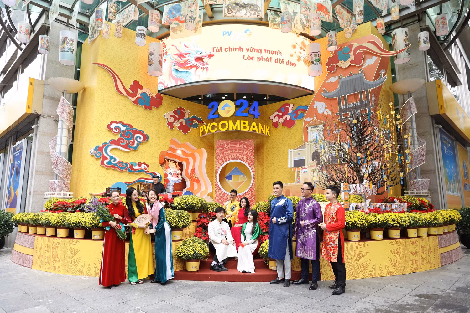 Điểm check in tại PVcomBank luôn thu hút du khách Hà Nội vào dịp lễ, tết.