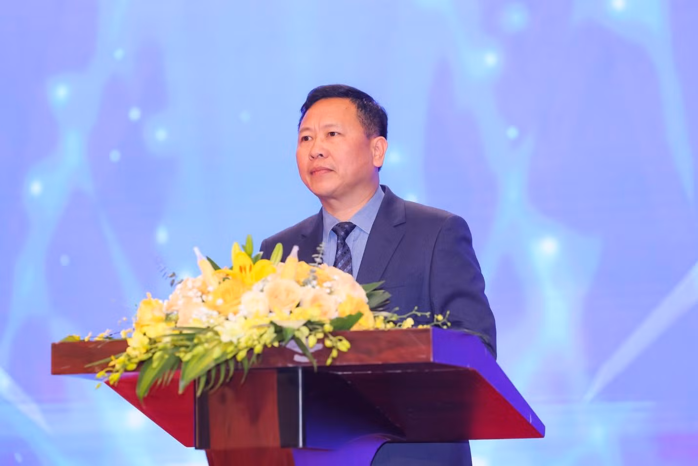 Ông Trần Văn Đạt - Vụ trưởng Vụ Giáo dục chính trị và công tác học sinh, sinh viên, Bộ Giáo dục và Đào tạo Ông Trần Văn Đạt - Vụ trưởng Vụ Giáo dục chính trị và công tác học sinh, sinh viên, Bộ Giáo dục và Đào tạo