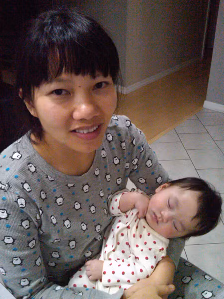 'Sự thay đổi lớn nhất là những trọng tâm trong cuộc sống. Có những điều trước đây có thể là quan trọng với tôi thì nay không nhiều ý nghĩa. Tất cả những gì tôi muốn xây dựng từ nay là cho con và gia đình, cái tôi cá nhân không còn tồn tại', Ca sỹ Trần Thu Hà nói về sự thay đổi khi có con.