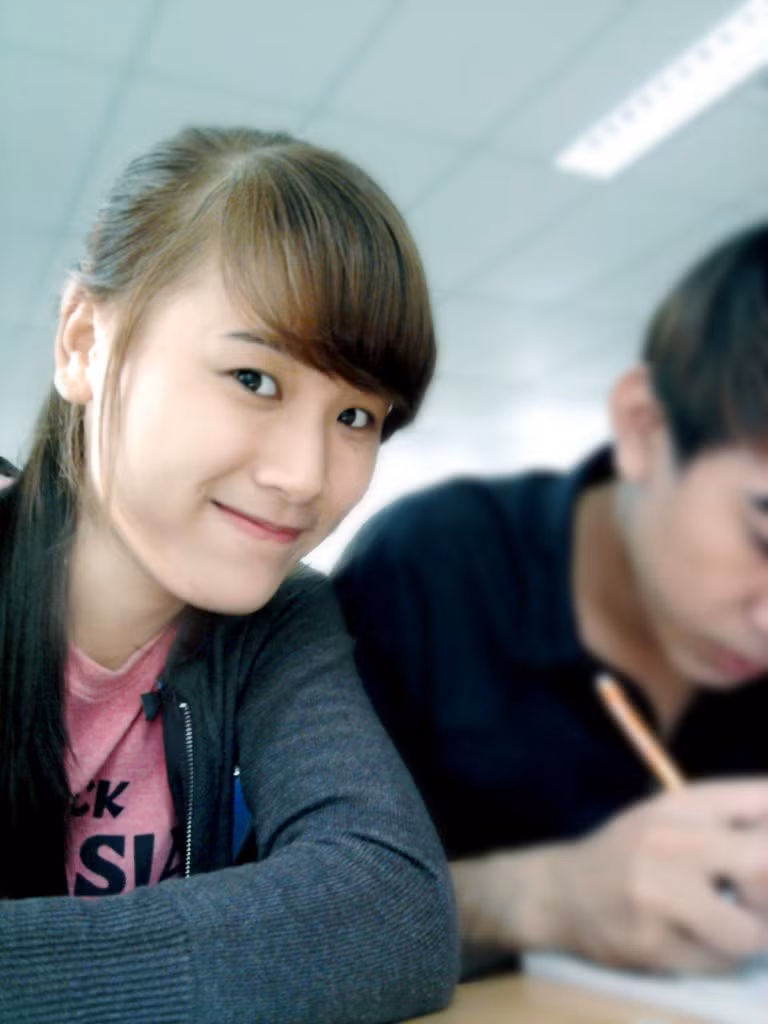 Đây là lân đầu tiên tham gia cuộc thi ảnh mang tính chất lớn như thế này .Là con gái nhưng từ trước giờ ít chụp ảnh,hay tao dáng trước ống kính,nhưng là 1 nữ sinh nên Hoài Thu vẫn thích được thể hiện nét đẹp của người phụ nữ Việt Nam,đặc biệt là nét đẹp sinh viên.