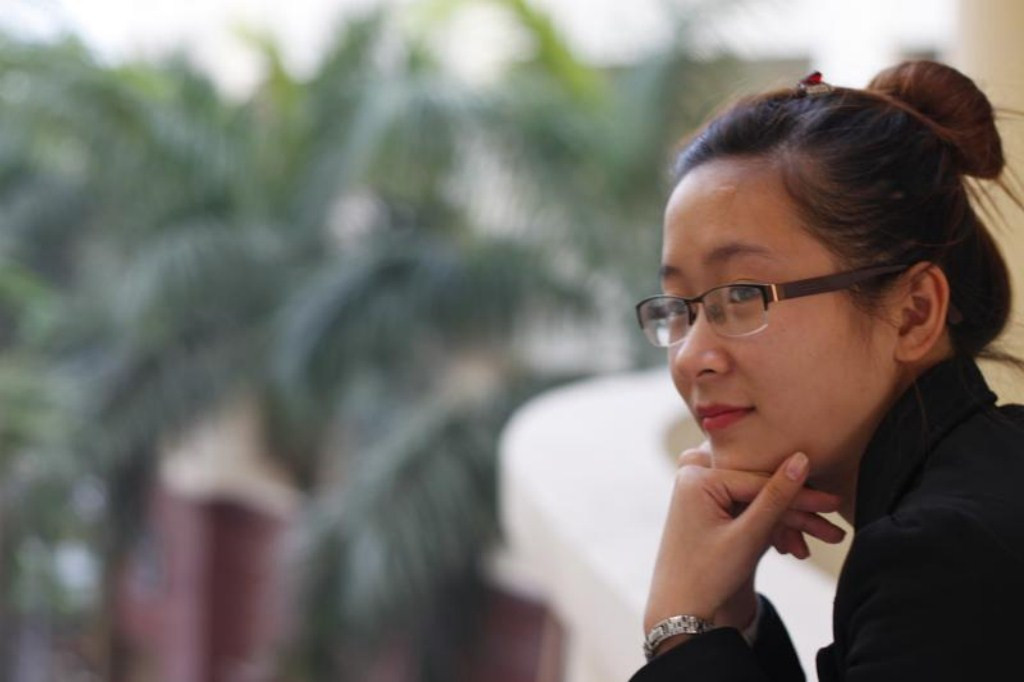 Huyền là người vui tính, dễ gần, nhiệt tình và năng động, thích tham gia các hoạt động xã hội, đi du lịch và kinh doanh.