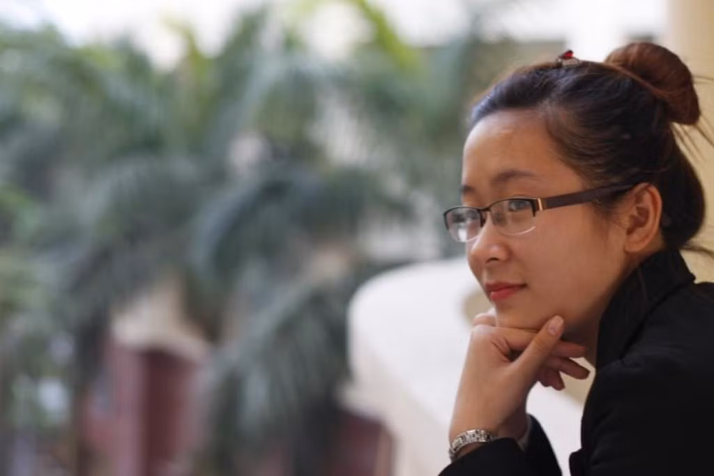 Huyền là người vui tính, dễ gần, nhiệt tình và năng động, thích tham gia các hoạt động xã hội, đi du lịch và kinh doanh. Huyền là người vui tính, dễ gần, nhiệt tình và năng động, thích tham gia các hoạt động xã hội, đi du lịch và kinh doanh.