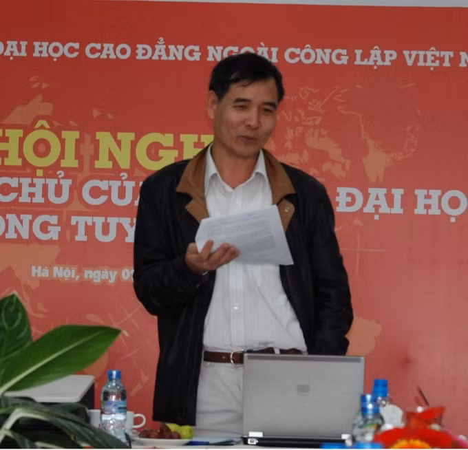 TS Lê Trường Tùng, Hiệu trưởng Trường Đại học FPT đề nghị Bộ GD&ĐT nên có phát ngôn quan điểm chính thức về việc có thúc đẩy phát triển khối trường ĐH, CĐ ngoài công lập nữa hay không? TS Lê Trường Tùng, Hiệu trưởng Trường Đại học FPT đề nghị Bộ GD&ĐT nên có phát ngôn quan điểm chính thức về việc có thúc đẩy phát triển khối trường ĐH, CĐ ngoài công lập nữa hay không?