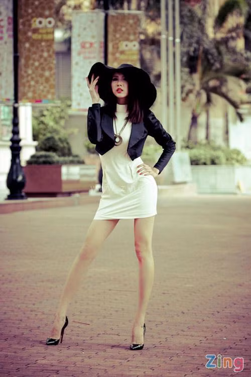 Chân dài Ngọc Quyên là một trong những siêu mẫu đắt giá của sàn catwalk Việt Chân dài Ngọc Quyên là một trong những siêu mẫu đắt giá của sàn catwalk Việt