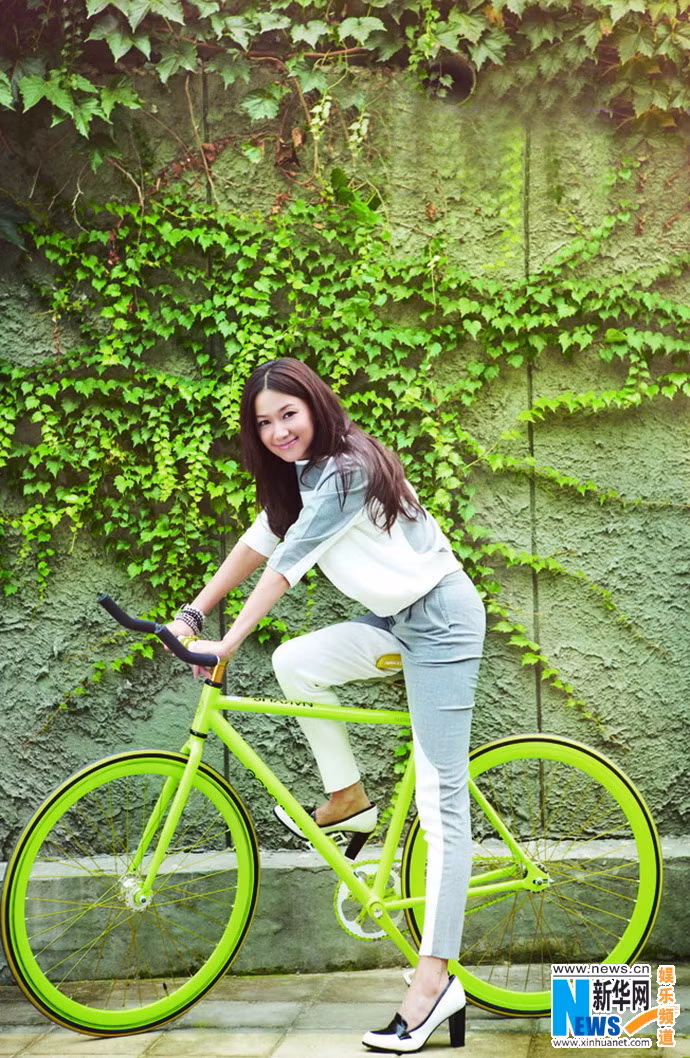 Nụ cười tươi tắn và nét thanh xuân rạng rỡ ở nư diễn viên gần tuổi 40 Nụ cười tươi tắn và nét thanh xuân rạng rỡ ở nư diễn viên gần tuổi 40