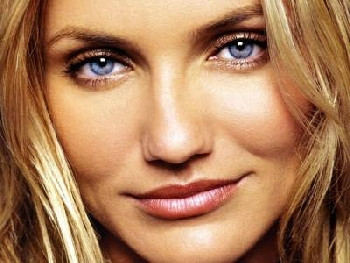 Cameron Diaz có đôi mắt xanh sáng khiến cô ấy trông thật tuyệt!