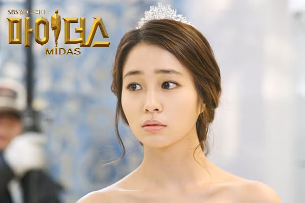 Lee Min Jung được coi là kiều nữ có đôi mắt đậm chất ngây thơ Lee Min Jung được coi là kiều nữ có đôi mắt đậm chất ngây thơ