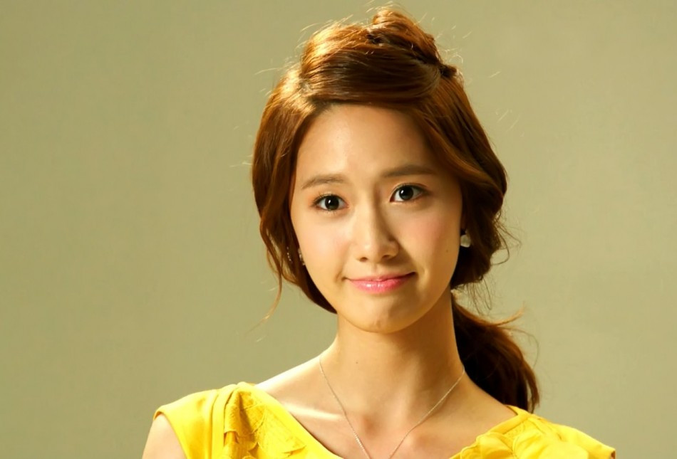 Yoona của SNSD luôn nổi tiếng không chỉ vì khuôn mặt xinh đẹp mà còn vì đôi mắt rất có hồn và đầy cuốn hút của cô