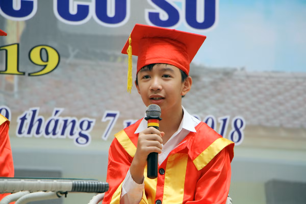"Cậu bé vàng" Nguyễn Viết Quang của Trường Trung học cơ sở Ngô Quyền (Ảnh: Lã Tiến)