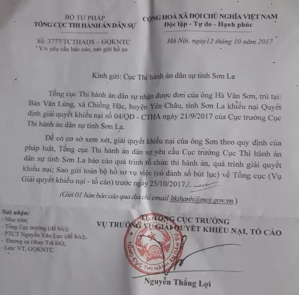 Văn bản số 3777/TCTHADS - GQKNTC về việc yêu cầu báo cáo, sao gửi hồ sơ của Tổng cục Thi hành án dân sự gửi Cục Thi hành án dân sự tỉnh Sơn La liên quan đến việc tổ chức thi hành án và giải quyết khiếu nại, tố cáo của ông Hà Văn Sơn. Ảnh Trần Việt. Văn bản số 3777/TCTHADS - GQKNTC về việc yêu cầu báo cáo, sao gửi hồ sơ của Tổng cục Thi hành án dân sự gửi Cục Thi hành án dân sự tỉnh Sơn La liên quan đến việc tổ chức thi hành án và giải quyết khiếu nại, tố cáo của ông Hà Văn Sơn. Ảnh Trần Việt.