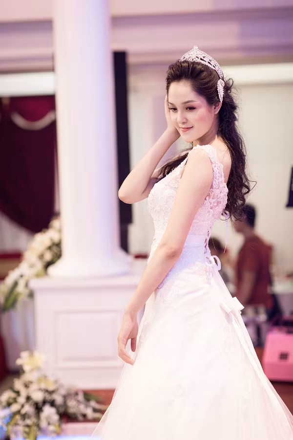 Cùng tham dự sự kiện với Ngọc Hân còn có Á hậu Hoàng Anh Cùng tham dự sự kiện với Ngọc Hân còn có Á hậu Hoàng Anh