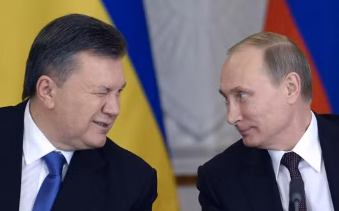 Tổng thống Nga Putin và Tổng thống Ukraina Yanukovych khi còn đương chức. Tổng thống Nga Putin và Tổng thống Ukraina Yanukovych khi còn đương chức.