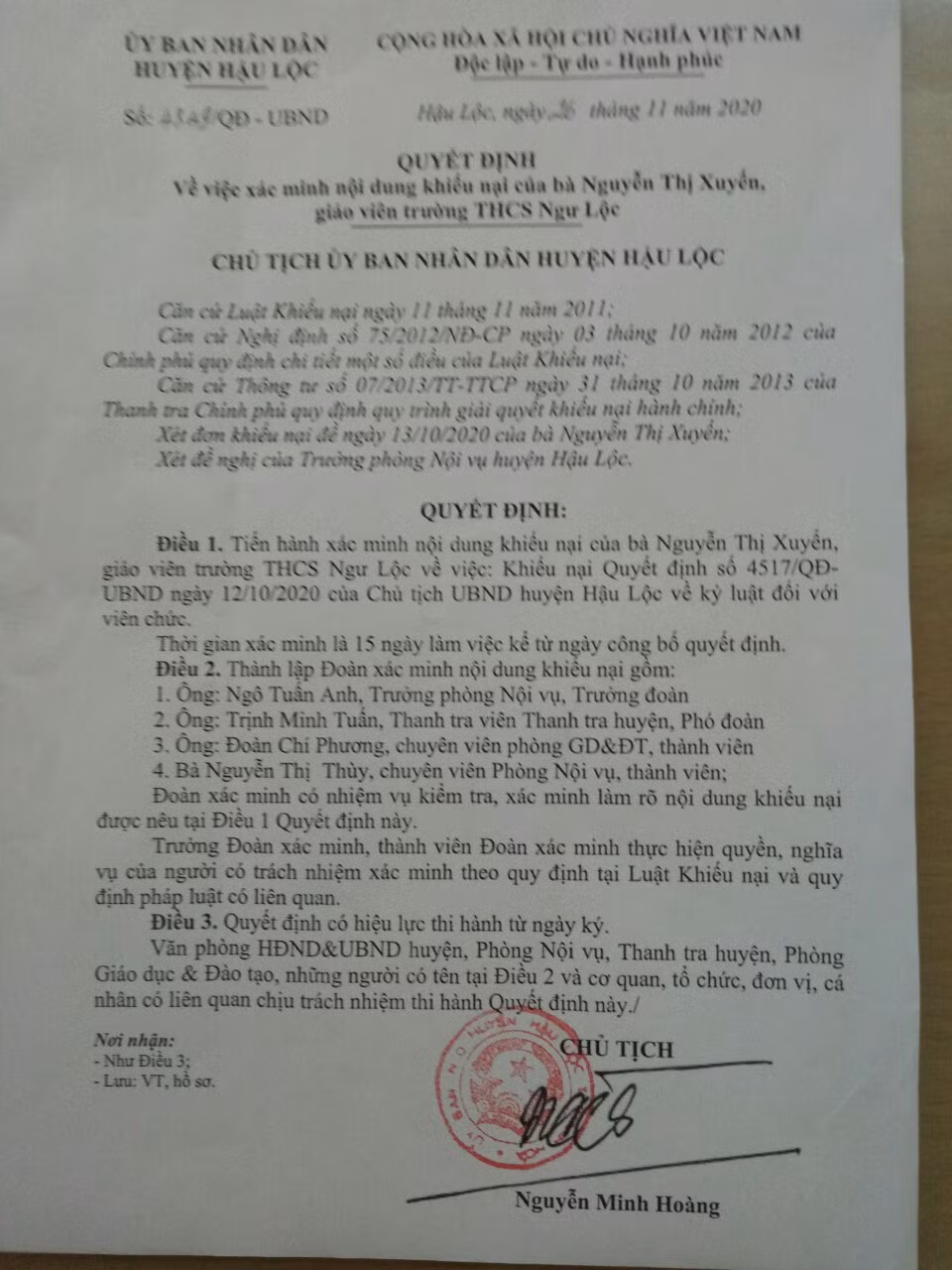 Quyết định thành lập đoàn xác minh khiếu nại của Ủy ban nhân dân huyện Hậu Lộc đối với đơn khiếu nại của bà Nguyễn Thị Xuyến. Ảnh: NVCC Quyết định thành lập đoàn xác minh khiếu nại của Ủy ban nhân dân huyện Hậu Lộc đối với đơn khiếu nại của bà Nguyễn Thị Xuyến. Ảnh: NVCC