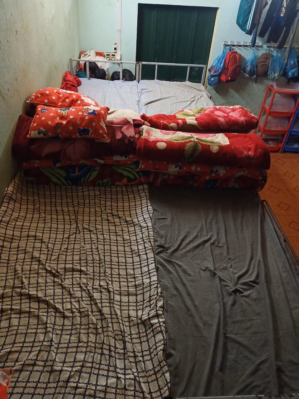Ở trường Sủng Là, các em học sinh đã được trang bị đầy đủ chăn ấm.