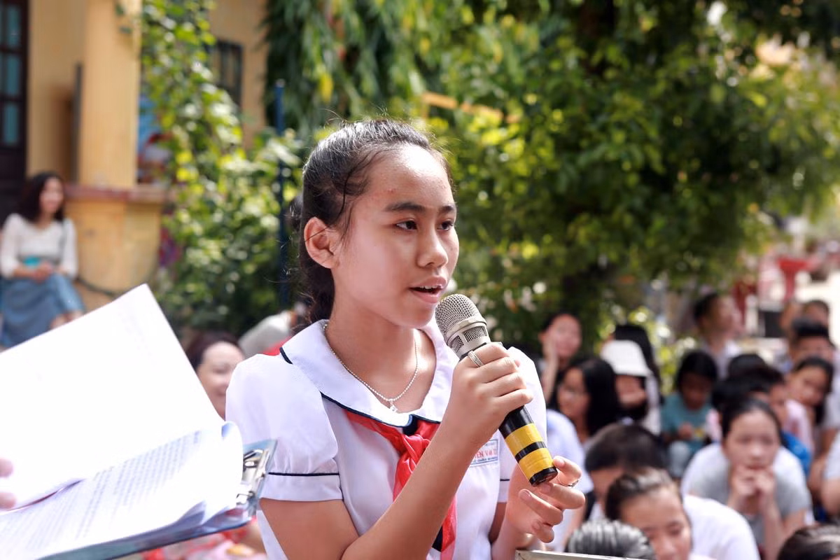 Học sinh khối 6 mong muốn được các anh chị đi trước chia sẻ kinh nghiệm học tập (Ảnh: CTV)