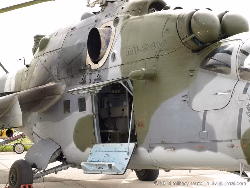 Trực thăng vũ trang Mi-24 V của Không quân Cộng hòa Séc Trực thăng vũ trang Mi-24 V của Không quân Cộng hòa Séc