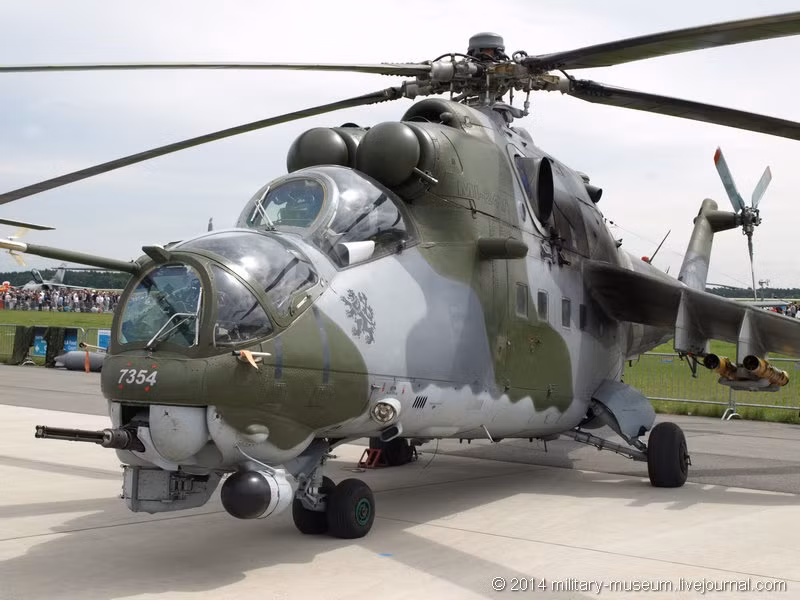 Trực thăng vũ trang Mi-24 của Không quân Cộng hòa Séc Trực thăng vũ trang Mi-24 của Không quân Cộng hòa Séc