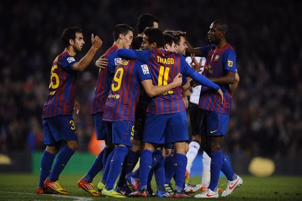 Barca đại thắng, Messi quân bình số bàn thắng với Ronaldo trong cuộc đua giành danh hiệu Pichichi, nhưng Barca hiện vẫn thua Real 10 điểm trên BXH.