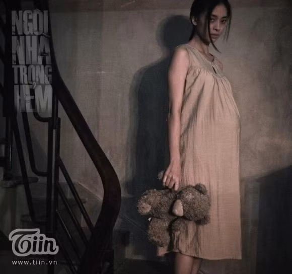 Vẻ "ghê rợn" của Ngô Thanh Vân trong phim Ngôi nhà trong hẻm Bộ phim có sự tham gia của nam diễn viên Trần Bảo Sơn sẽ được công chiếu vào năm 2012 Vẻ "ghê rợn" của Ngô Thanh Vân trong phim Ngôi nhà trong hẻm Bộ phim có sự tham gia của nam diễn viên Trần Bảo Sơn sẽ được công chiếu vào năm 2012