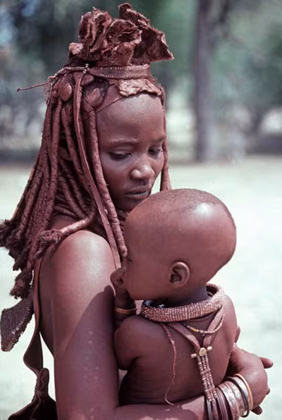 Phụ nữ bộ lạc này có thân hình rất đẹp. Phụ nữ bộ lạc Himba được cho là đẹp nhất của lục địa đen.