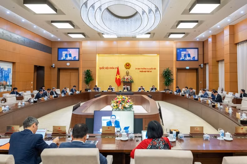 Quang cảnh phiên họp. Ảnh: Duy Linh