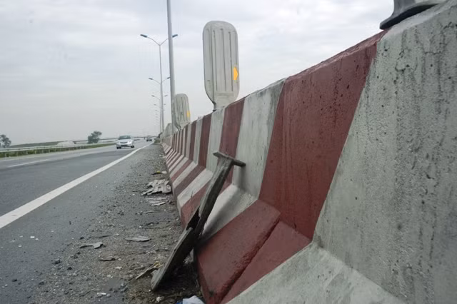 Những hình ảnh như thế này không phải là hiến ở trên đoạn đường cao tốc Pháp Vân - Cầu Giẽ. Những hình ảnh như thế này không phải là hiến ở trên đoạn đường cao tốc Pháp Vân - Cầu Giẽ.