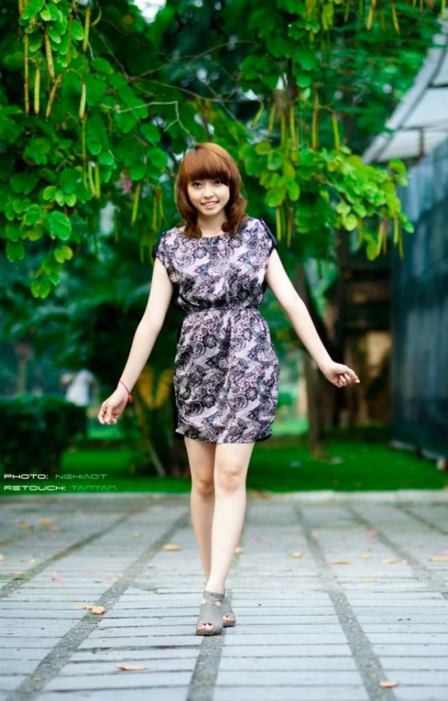 Hồng Nhung từng tham gia chụp mẫu teen Midel cho một số shop thời trang, cô bạn đang có dự định sắp tới sẽ học thêm thiết kế thời trang bởi đó cũng là một đam mê. TRA CỨU ĐIỂM THI ĐẠI HỌC CAO ĐẲNG 2012