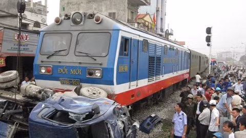 Ông Nguyễn Hạnh Phúc đánh giá, do được bao cấp quá lâu nên ngành đường sắt chậm phát triển. ảnh: an ninh thủ đô.
