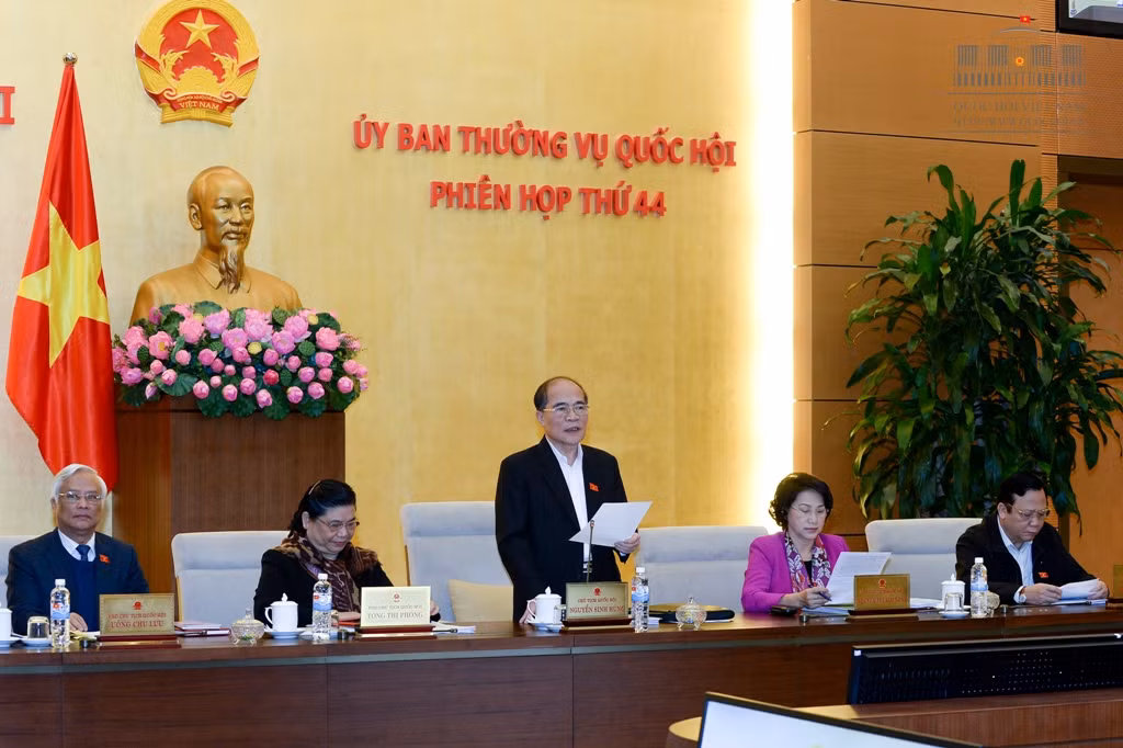 Chủ tịch Quốc hội Nguyễn Sinh Hùng yêu cầu, phải quy định rõ trường hợp nào được đóng dấu mật, không để ảnh hưởng tới quyền tiếp cận thông tin của người dân. ảnh: quochoi.vn