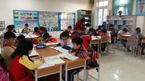 Bà Ngô Thị Thanh - Hiệu trưởng Trường Tiểu học Nam Từ Liêm cho biết, với cơ sở vật chất hiện đại và chỉ có 30 học sinh/lớp nên việc áp dụng mô hình VNEN không gặp khó khăn gì lớn. ảnh: Ngọc Quang.