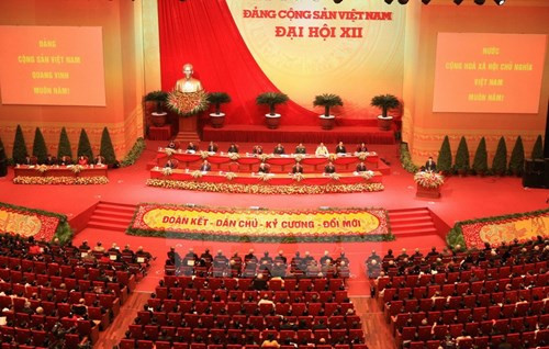 Tin tưởng Ban chấp hành Trung ương XII sẽ đưa đất nước vững bước phát triển. ảnh: TTXVN.