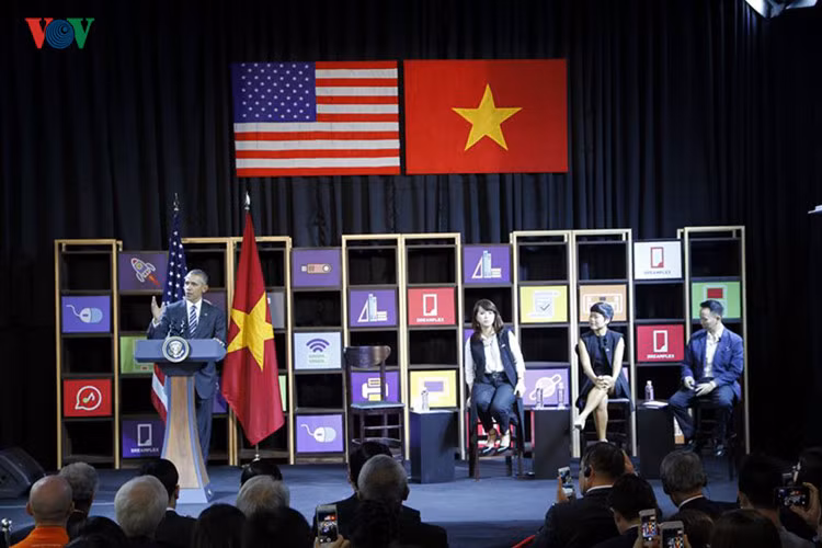 Tổng thống Obama cho biết sẽ hỗ trợ Việt Nam trong hoạt động khởi nghiệp, trong giảng dạy tiếng Anh và tin tưởng vào sự phát triển của khởi nghiệp tại Việt Nam. Tổng thống Obama cho biết sẽ hỗ trợ Việt Nam trong hoạt động khởi nghiệp, trong giảng dạy tiếng Anh và tin tưởng vào sự phát triển của khởi nghiệp tại Việt Nam.