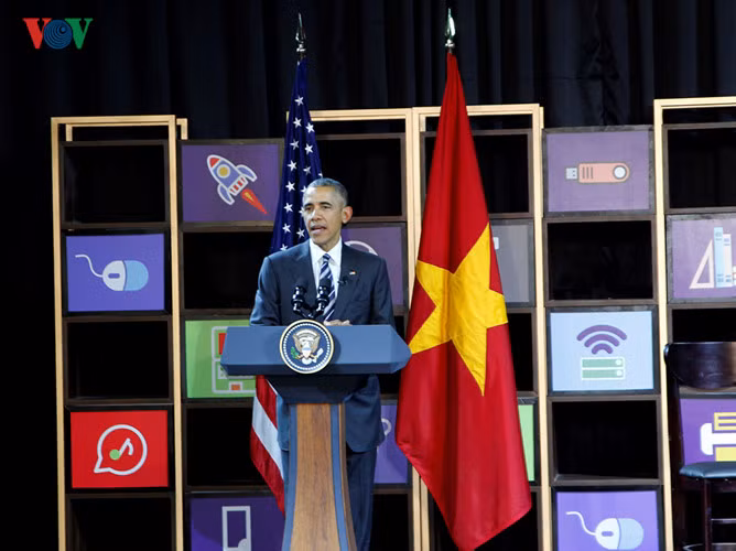 Trong bài phát biểu của mình, Tổng thống Obama cho biết rất ấn tượng về sức mạnh tăng trưởng và tinh thần doanh nhân ở TP.HCM. Trong bài phát biểu của mình, Tổng thống Obama cho biết rất ấn tượng về sức mạnh tăng trưởng và tinh thần doanh nhân ở TP.HCM.