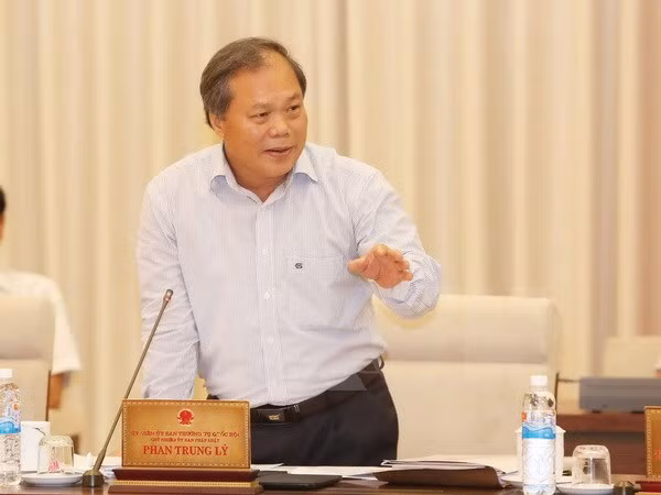Ông Phan Trung Lý đề nghị cần phải siết chặt quản lý chi ngân sách nhà nước. ảnh: TTXVN. Ông Phan Trung Lý đề nghị cần phải siết chặt quản lý chi ngân sách nhà nước. ảnh: TTXVN.