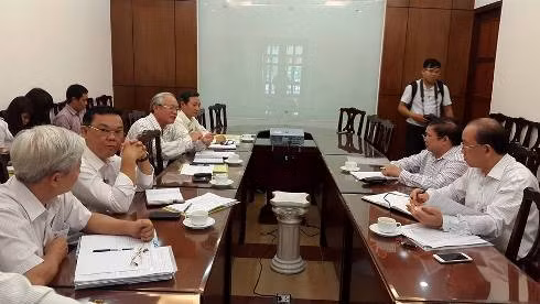 Thứ trưởng Bùi Văn Ga làm việc với Ban Giám hiệu trường Đại học Kinh tế TP.Hồ Chí Minh sáng 27/6 (ảnh: P.L) Thứ trưởng Bùi Văn Ga làm việc với Ban Giám hiệu trường Đại học Kinh tế TP.Hồ Chí Minh sáng 27/6 (ảnh: P.L)