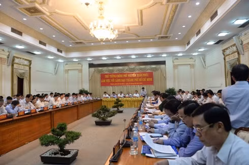 Quang cảnh buổi làm việc giữa Thủ tướng Nguyễn Xuân Phúc và lãnh đạo TP.Hồ Chí Minh chiều 27/6 (ảnh: P.L)