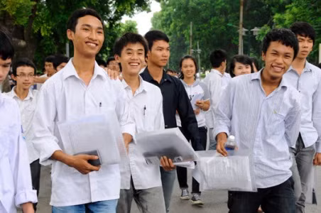 Thí sinh tươi cười vì đề Sinh dễ, đề Ngoại ngữ vừa sức ảnh 3 Thí sinh tươi cười vì đề Sinh dễ, đề Ngoại ngữ vừa sức ảnh 3